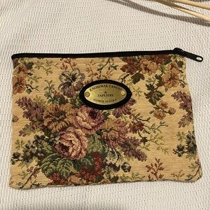 Kachemak Canvas Floral Tapestry Zip Pouch - Cream Floral
